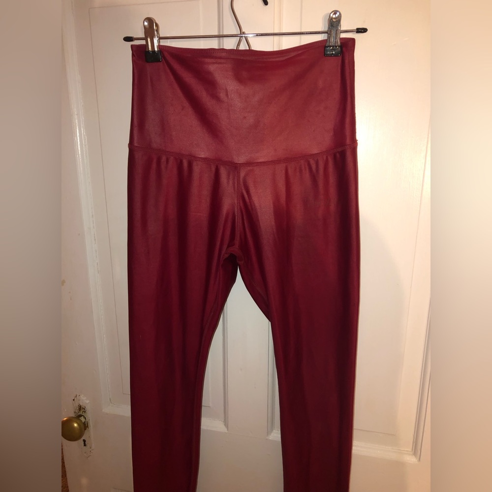 Dhvani liquid leggings size S red